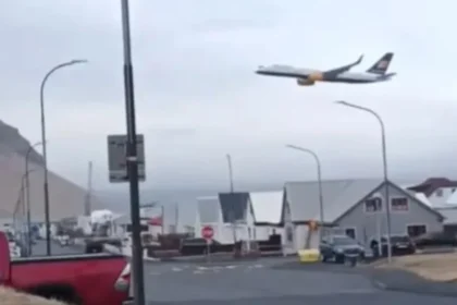 Icelandair investiga a piloto por vuelo bajo sobre Vestmannaeyjar