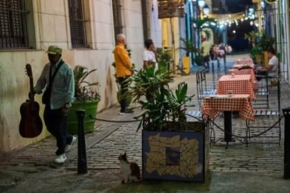 Crisis energética paraliza la vida nocturna en La Habana