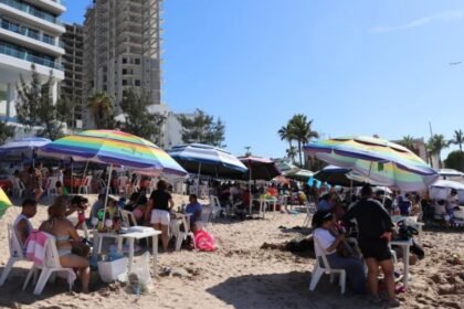 Sinaloa recibe más de 300 mil turistas y 874 mdp en derrama