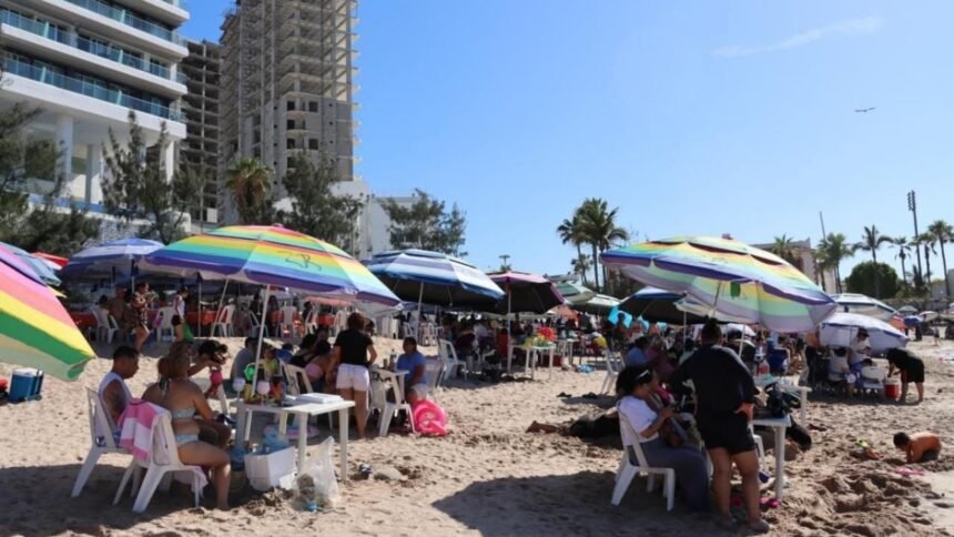Sinaloa recibe más de 300 mil turistas y 874 mdp en derrama