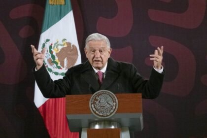 AMLO acusa a EEUU de injerencia para debilitar a Morena