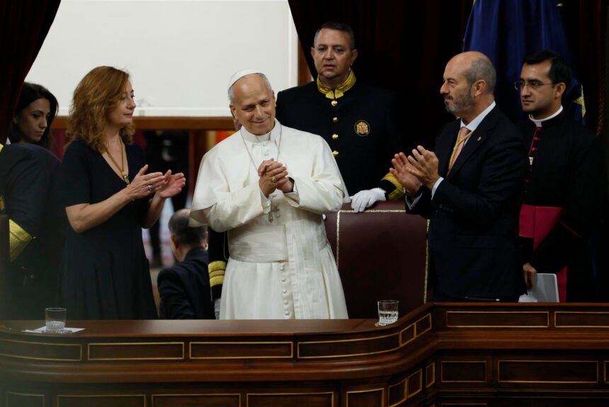 Papa León XIV pide solidaridad con migrantes y justicia ante abusos