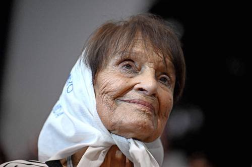 Fallece Taty Almeida, referente de Madres de Plaza de Mayo