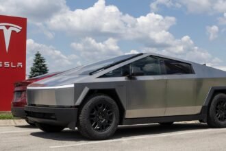Retiradas masivas y fallas técnicas ponen en jaque a Tesla Cybertruck