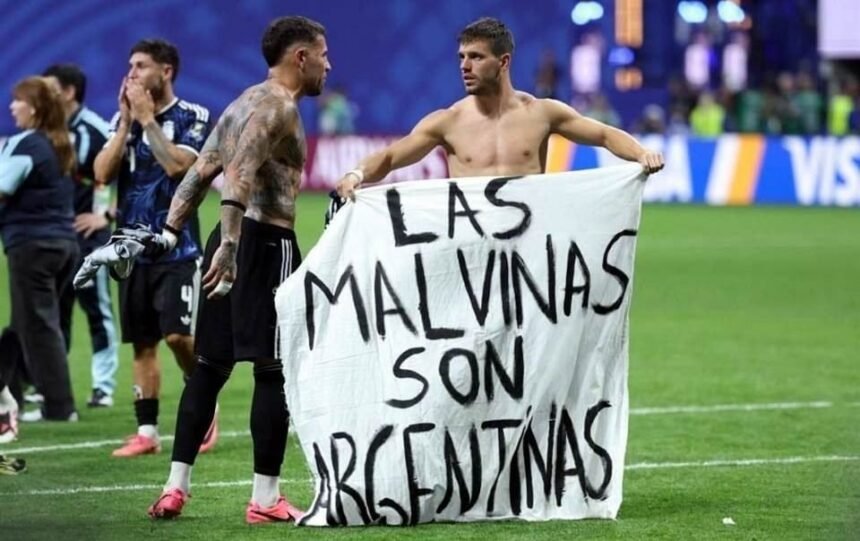 Reino Unido pide investigar pancarta sobre Malvinas en Argentina