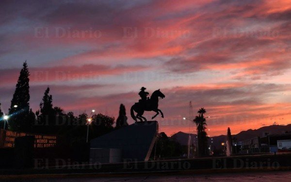 Sábado caluroso y parcialmente nublado en Chihuahua