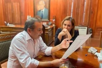 Chihuahua reserva contratos de asesoría financiera millonarios