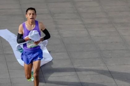 Cristhian Pacheco gana el Maratón de la Ciudad de México 2026