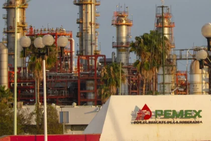 Sheinbaum garantiza pago de adeudos pendientes a proveedores de Pemex