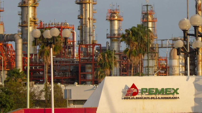 Sheinbaum garantiza pago de adeudos pendientes a proveedores de Pemex