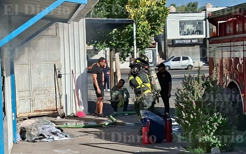 Bomberos sofocan incendio en lavandería de la colonia Nacional