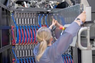 Rezago en inteligencia artificial resta inversión bursátil a México