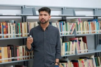 Mauricio Padilla publica "Historias para ir por cigarros"