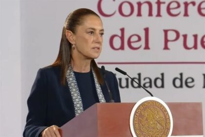 México restringirá uso de celulares en escuelas desde noviembre