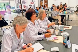 Estudiantes conocen procesos de producción lechera en Chihuahua