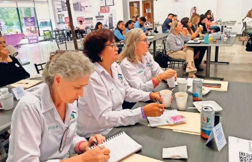 Estudiantes conocen procesos de producción lechera en Chihuahua
