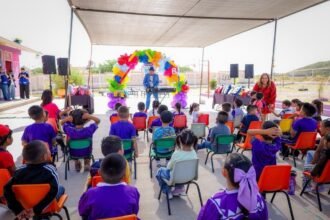 DIF Chihuahua entrega útiles escolares a 5 mil niños de primaria